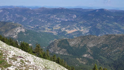 IMG_20200625_103859 - Copie.jpg (273.68 Kio) Vu 2975 fois Du haut de la montagne de Lure<br />Pas question d'y monter en side (20km de côte par Valbelle, chaleur oblige).