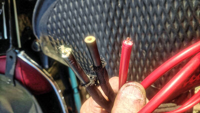 Les anciens fils 2CV étaient certainement plus âgés que mon Dnepr