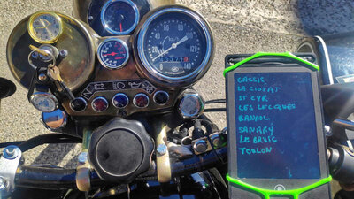 IMG_20201027_124356_1_DxO.jpg (442.5 Kio) Vu 2816 fois Fonctionne aussi très bien en plein soleil (la nuit pas de rétro-éclairage)