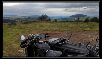 03082021D.jpg (365.86 Kio) Vu 3917 fois A perte de vue..., juste dessous un déco parapente.