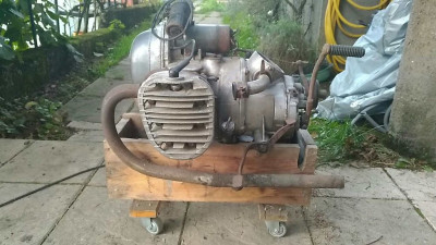 Bon, la boîte n'est pas la même que la mienne. Celle ci a la marche arrière.