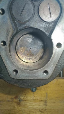 img_20211024_100638625.jpg (68.41 Kio) Vu 3275 fois En commençant les premières vérifications, avant de partir à la soupe, l'état des cylindres à l'air plus que correct.