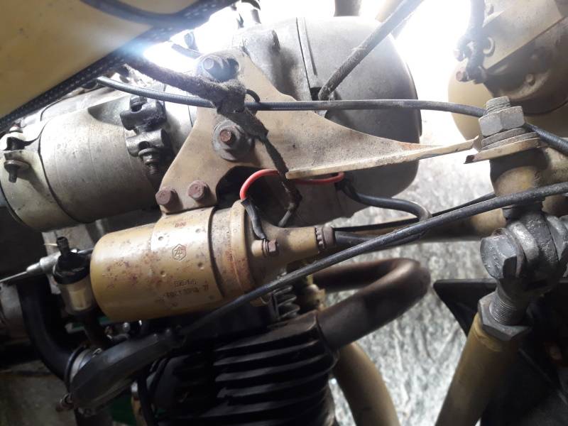 patte fixation bobine.jpg