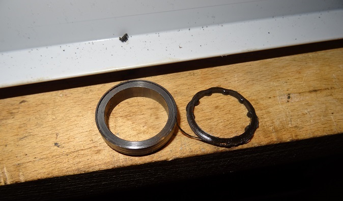 Joint arbre primaire sous roulement coté embrayage.jpg