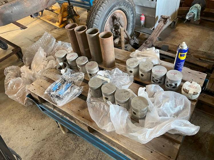 Motorenteile 01b.jpg