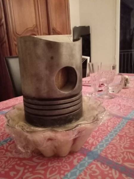 charlotte au piston.jpg