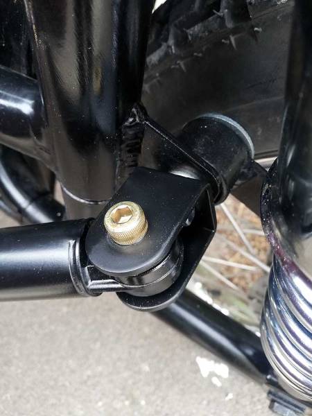 fixation au niveau de la fourche