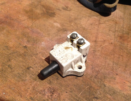 Contacteur frein.jpg