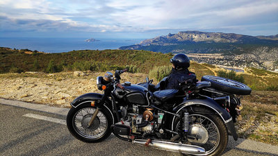 IMG_20200119_094029_DxO.jpg (595.02 Kio) Vu 3603 fois Au loin les calanques, l'île de Riou, Plane, jarre...
